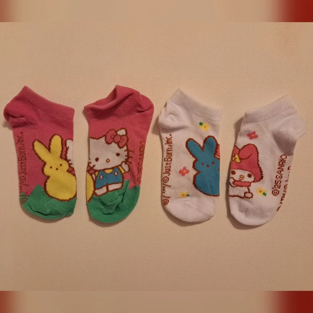 4/$15 🌻 NWOT Sanrio & PEEP Childrens White and Pink Character Ankle Socks Set